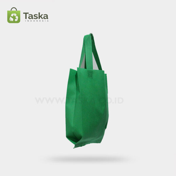 Tas Press Spunbond Handle – Hijau Tua 25×35 Cm – Sisi Samping