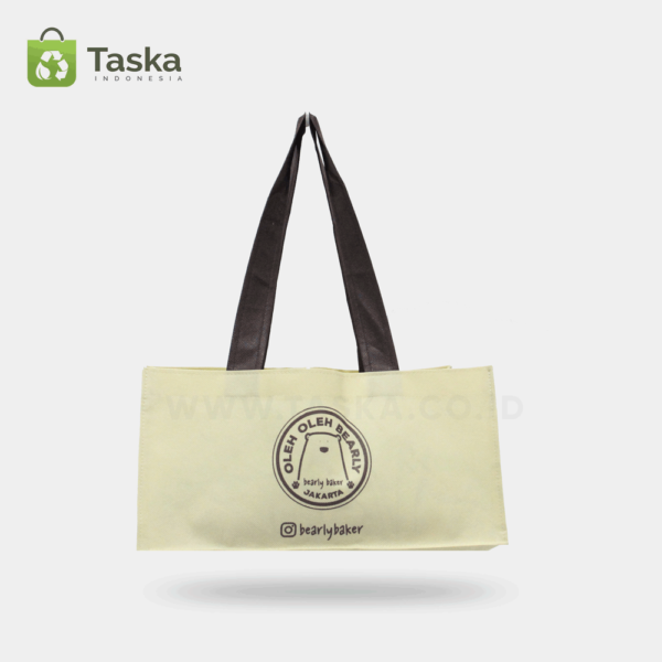 Tas Spunbond Custom Bearly Baker Sisi Depan
