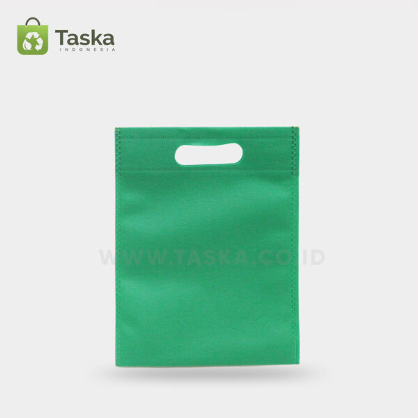 Tas-Spunbond-Oval-Hijau-Tua-25×35-Cm-Sisi-Depan